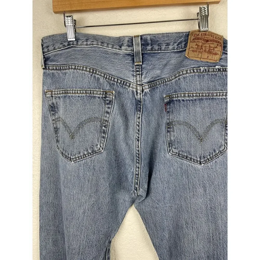Vintage Levi's 501 Button Fly Mens‎ Jeans Size 36x32 Medium Wash Made In Haiti